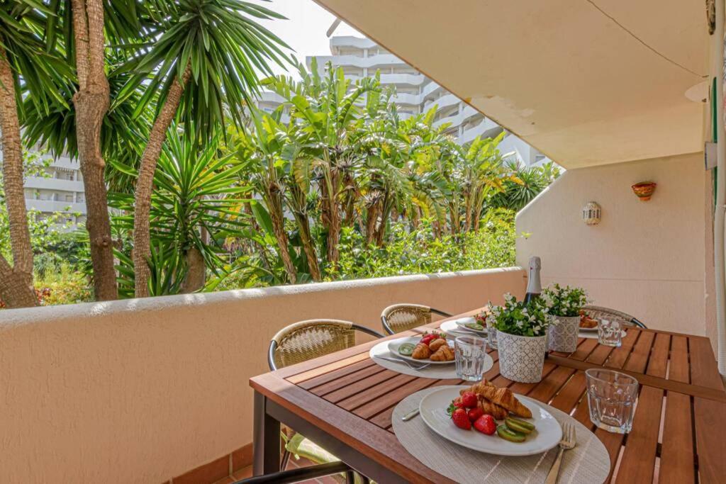 797 Holiday Rentals- Precioso Piso Con Vistas Al Jardin En Benalbeach Benalmádena Zewnętrze zdjęcie