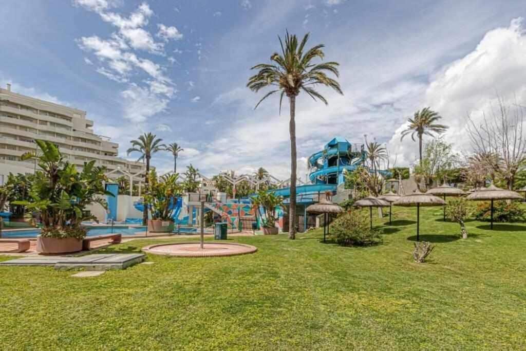 797 Holiday Rentals- Precioso Piso Con Vistas Al Jardin En Benalbeach Benalmádena Zewnętrze zdjęcie