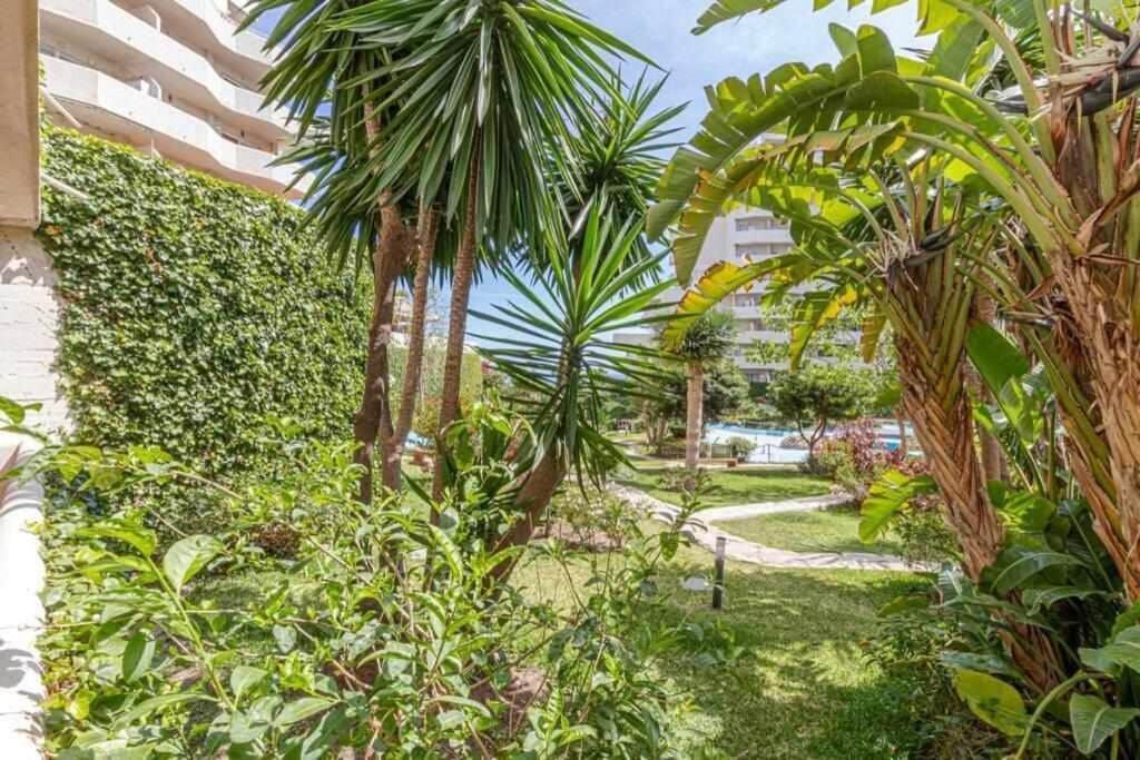 797 Holiday Rentals- Precioso Piso Con Vistas Al Jardin En Benalbeach Benalmádena Zewnętrze zdjęcie