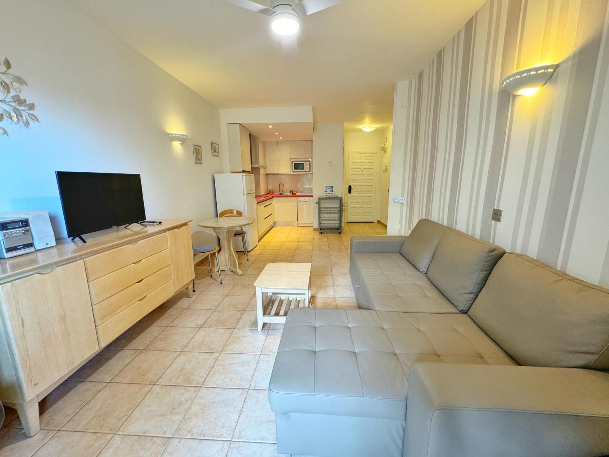 797 Holiday Rentals- Precioso Piso Con Vistas Al Jardin En Benalbeach Benalmádena Zewnętrze zdjęcie