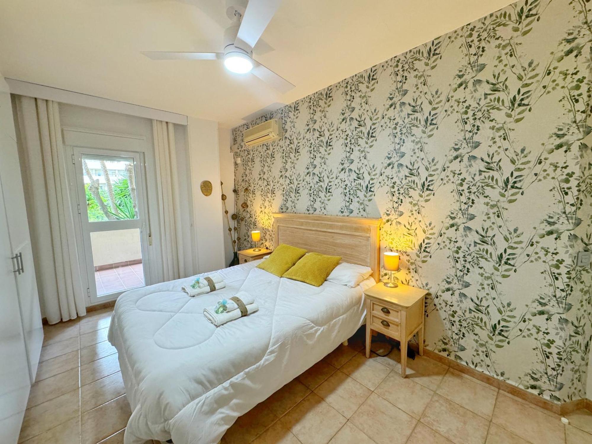 797 Holiday Rentals- Precioso Piso Con Vistas Al Jardin En Benalbeach Benalmádena Zewnętrze zdjęcie